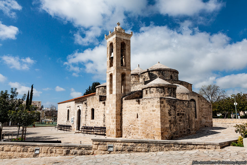 Церковь Агиа Параскеви (Церковь Святой Параскевы, Agia Paraskevi 
church) - православный византийский храм Кипрской православной церкви.