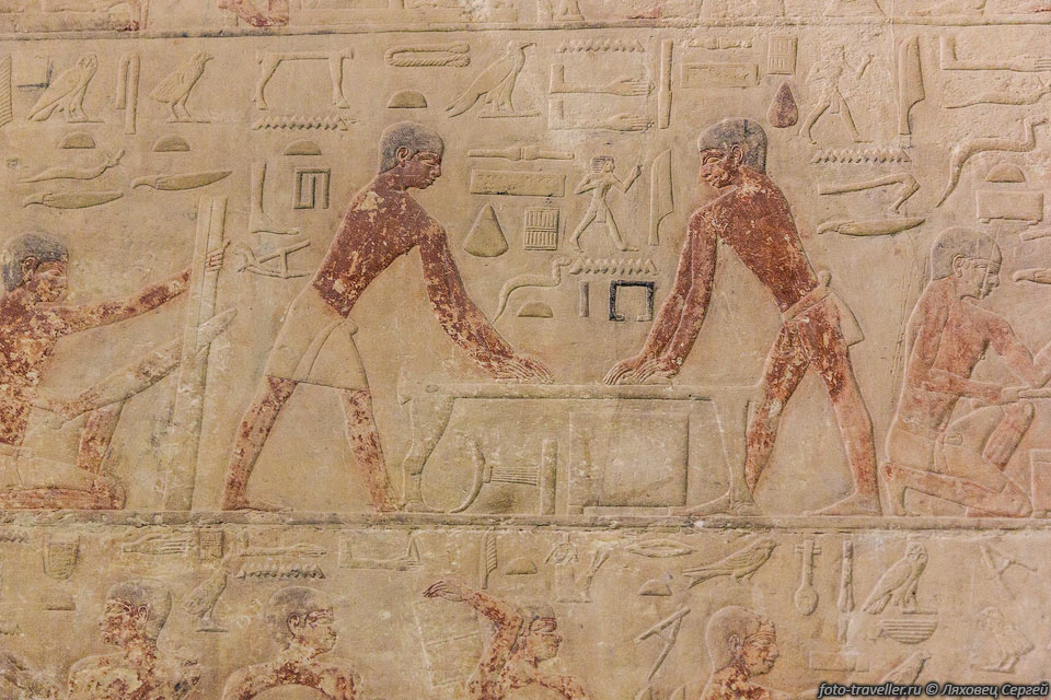 Гробница Мастаба Ти (Mastaba of Ti) в Саккаре.
Одна из самых интересных гробниц Древнего царства была открыта Мариеттом в 1865 
году.
Мастаба Ти стала богатейшим источником информации о жизни во времена V династии.