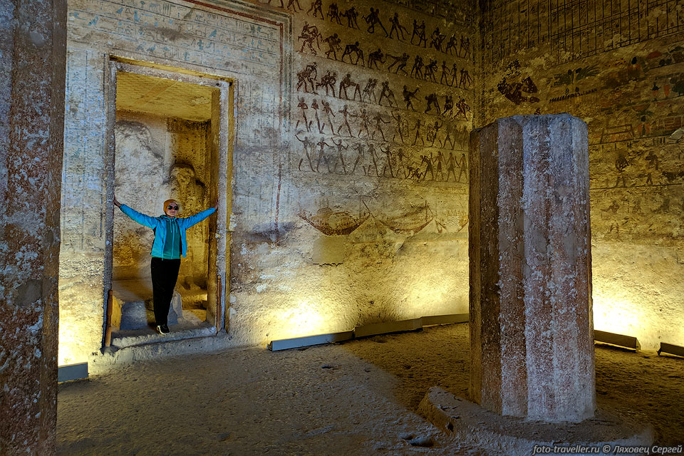 Могила номарха Аменемхата (Амени) № 2 (BH2, Tomb of Amenemhat 
Dynasty 11) в Бени-Хасан.