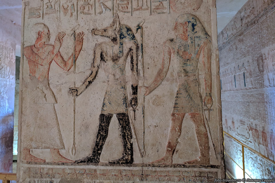 Рисунки в гробнице Петосириса (Tomb of Petosiris) в Туна эль-Джебель.