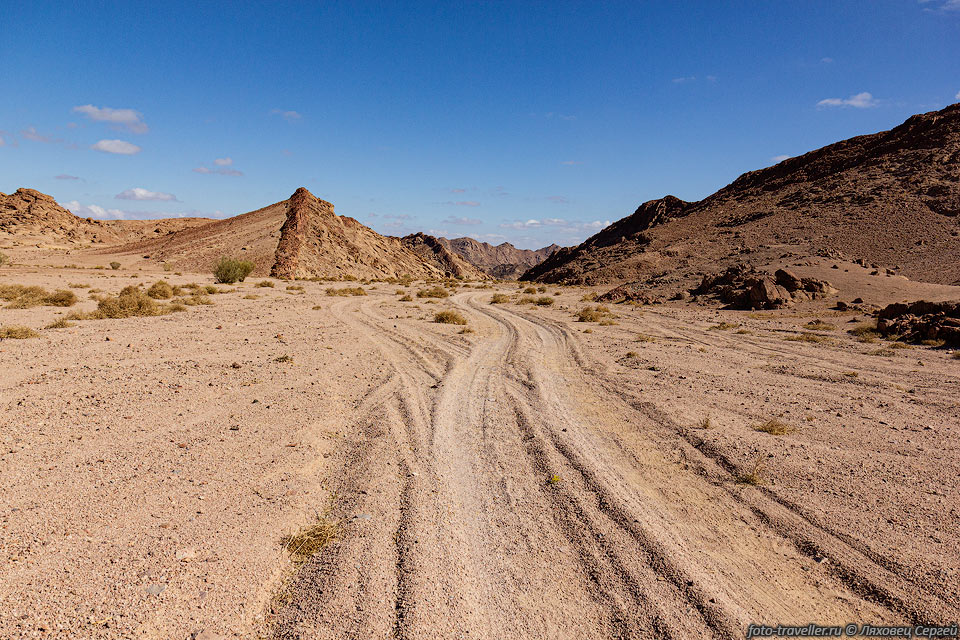  Дорога по Вади Абу Табак (Wadi Abu Tabaq)