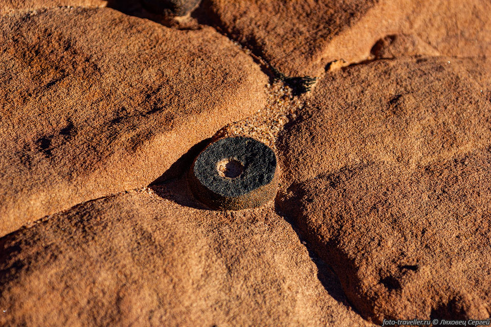 Каменные трубы на Джебель Фуга (Gebel Fuga, Gebel Foqa).
В пустыне в центре Синайского полуострова находится Джебель Фуга - 
одно из самых значительных и интересных геологических явлений Синая.