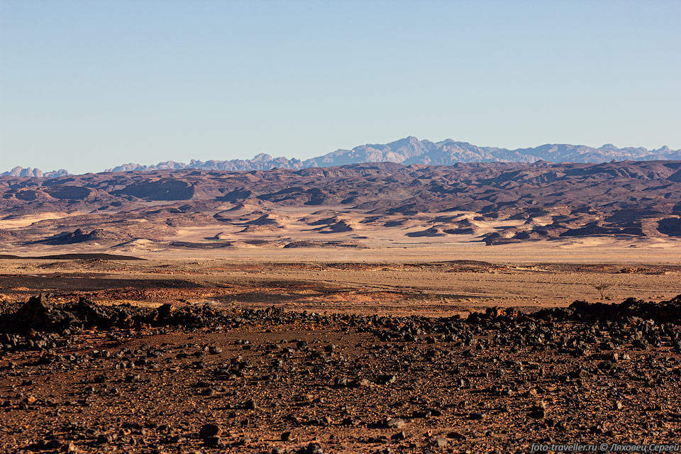 Восточная часть пустынной песчаной равнины Химейир (Himeir Sand, 
Ramlet Himeiyir)