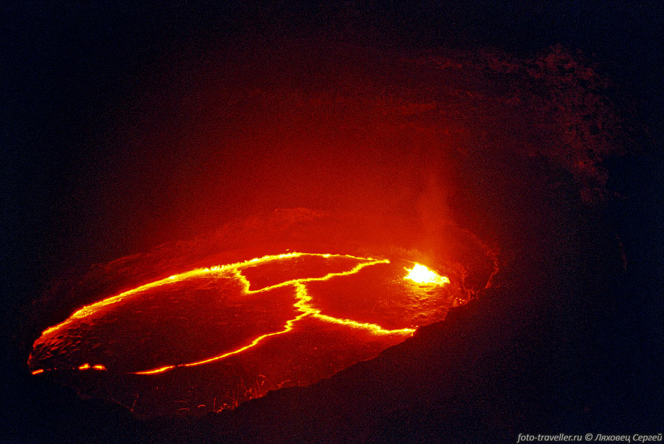 Эрта Але - это один из четырех вулканов в мире с лавовым озером 
в кратере, которое существует, как минимум с 1873 года. Остальные три находятся 
в Антарктике, на Гавайских островах и в Конго. Озеро лавы имеет площадь 8000 квадратных 
метров.