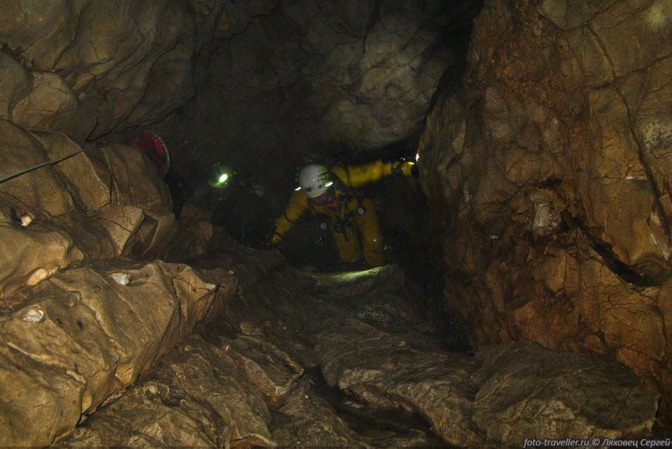 Протяженность пещеры Baume des Anges составляет 2410 метров