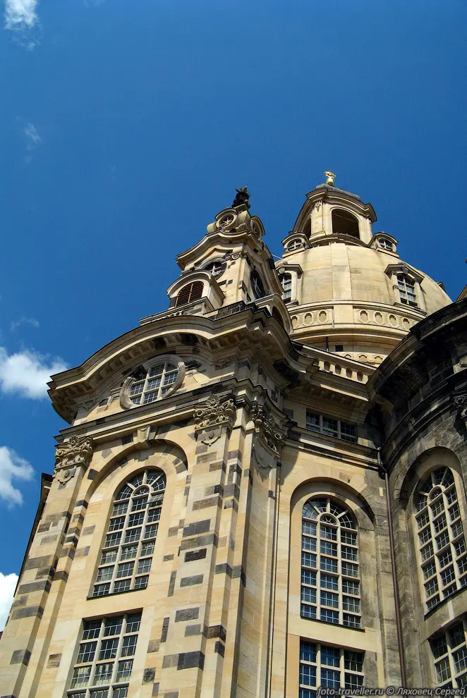 Церковь Богородицы «Фрaуэнкирхе» (Frauenkirche) - один из наиболее
значительных соборов Дрездене.