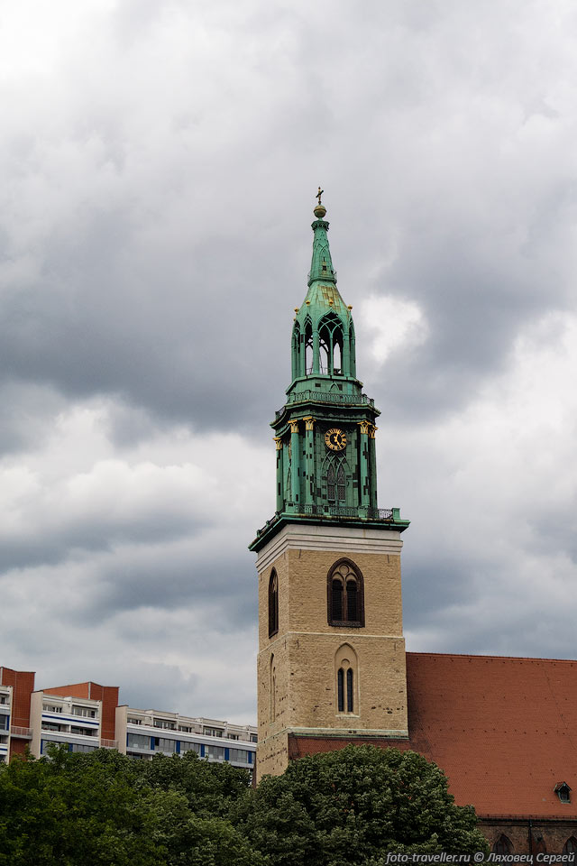 Церковь Святой Марии (Мариенкирхе, St. Marienkirche Berlin) - 
самая древняя из действующих церквей Берлина.
Первое упоминание относится к 1292 году. Позже многократно перестраивалась и восстанавливалась.