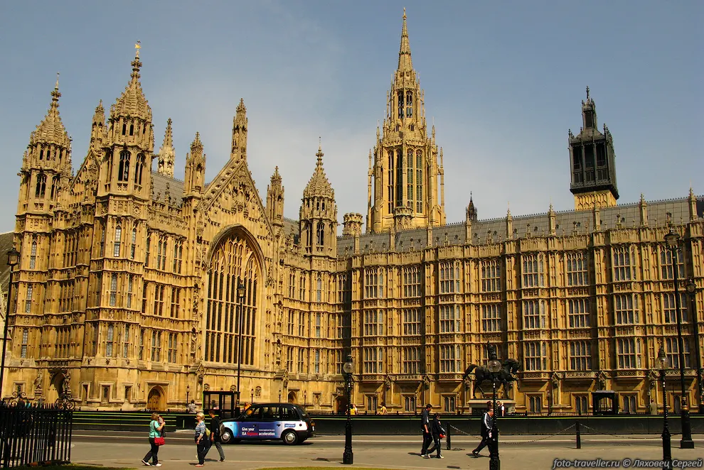 Вестминстерский дворец (Palace of Westminster) сейчас используется
для заседаний Британского парламента.
Во дворце 1200 помещений, 100 лестниц и более километра коридоров.