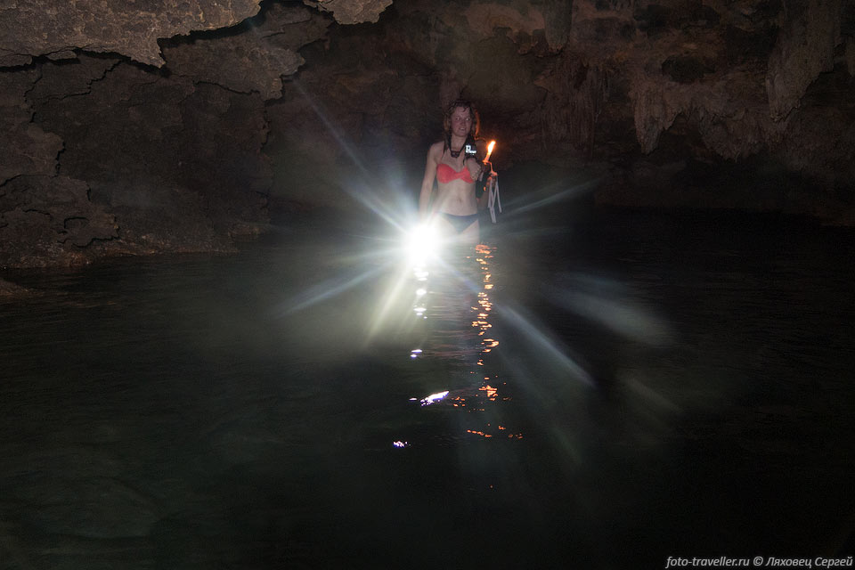 Пещера Куэва-дель-рио (La cueva del río, Finca Ixobel River Cave) 
имеет длину около 250-300 м длинной, заканчивается сифоном. 
Нормального названия пещера не имеет, местные называют ее "Пещерная река".