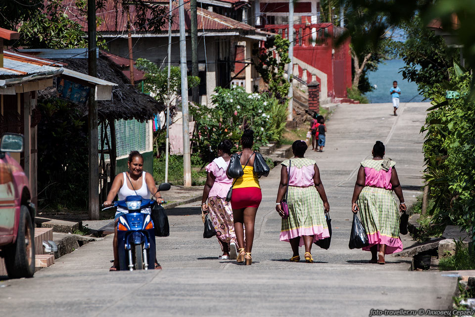Тут все не похоже на остальную Гватемалу - проживают здесь в основном 
гарифуны.