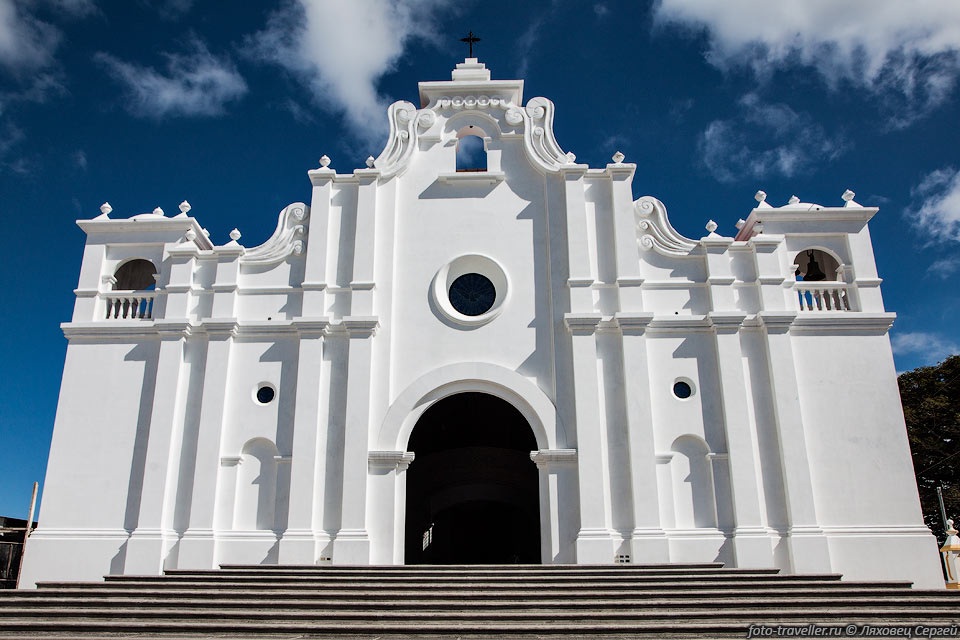 Церковь в поселке Apaneca