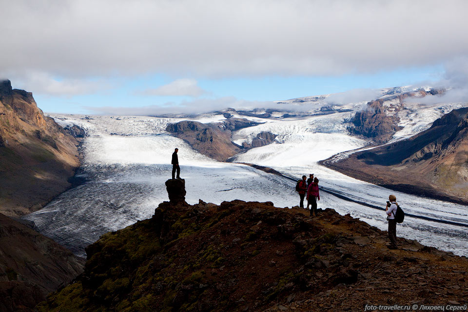 Ватнайёкюдль (Ватнаёкуль, Ватнайокутль, Vatnajökull) - самый большой 
по объему ледник в Европе. 
(Это  если не считать остров Новая Земля.) По площади больше один из ледников 
на Шпицбергене.
Ватнайёкюдль располагается в юго-восточной части острова и занимает 8% его территории, 
или 8133 км².