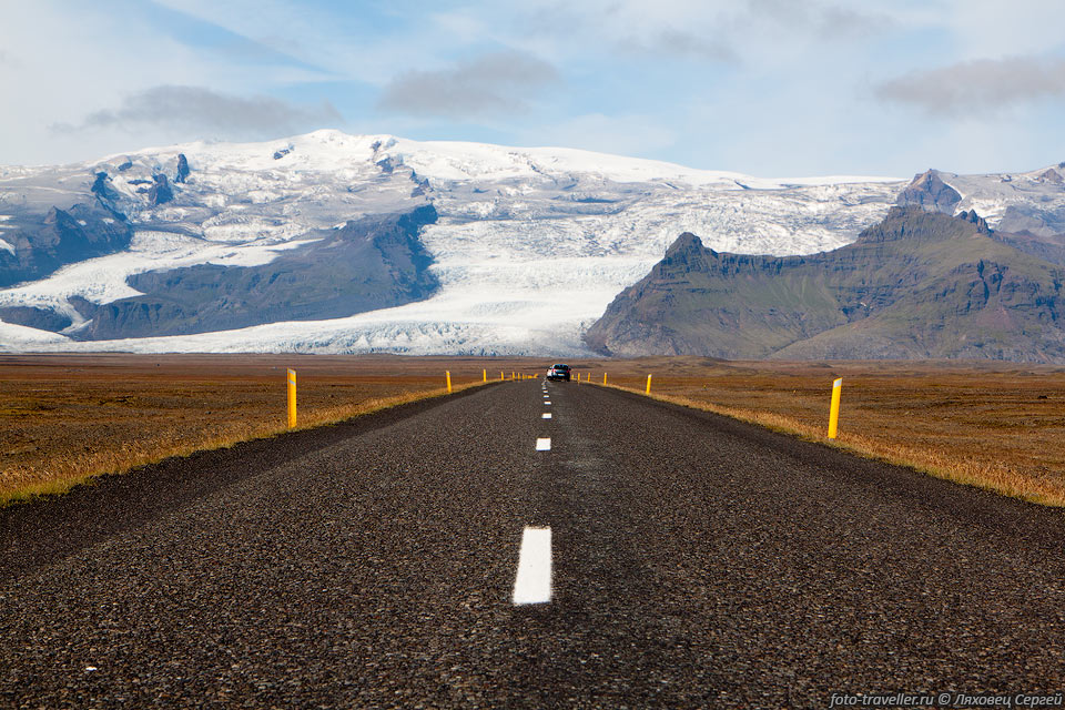 Более 10% территории Исландии покрыто ледниками (12 тыс. км²).