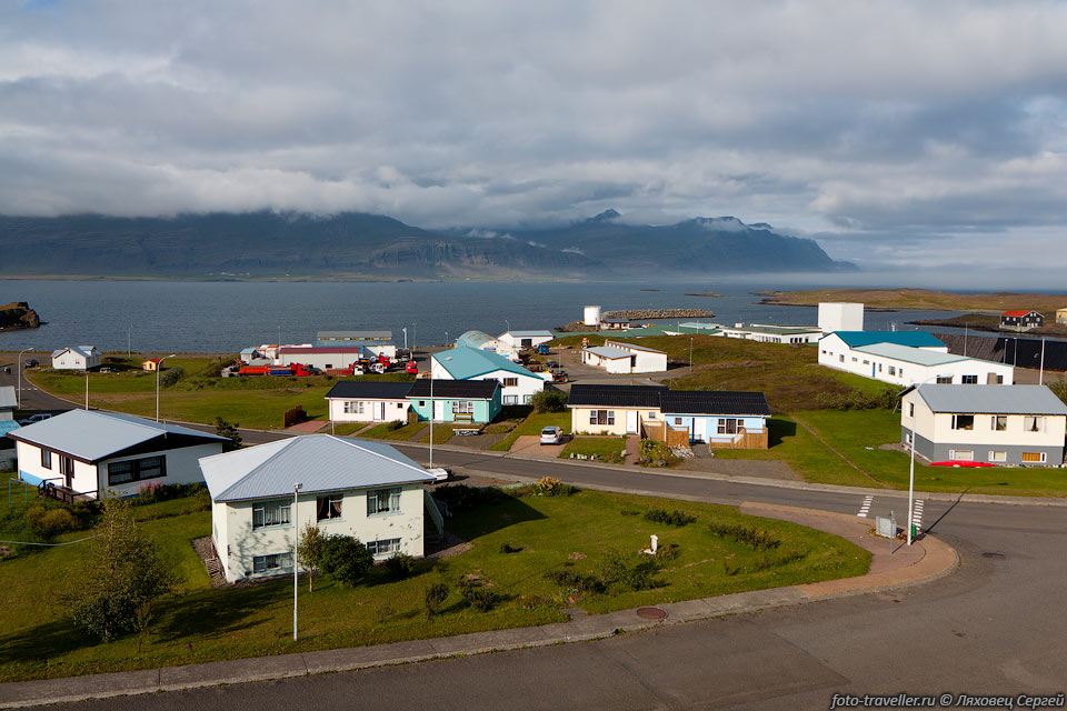 Маленький городок Djúpivogur с населением около 350 человек.
В июне 1939 года тут была зафиксирована самая жаркая температура в Исландии - 30.5°C.