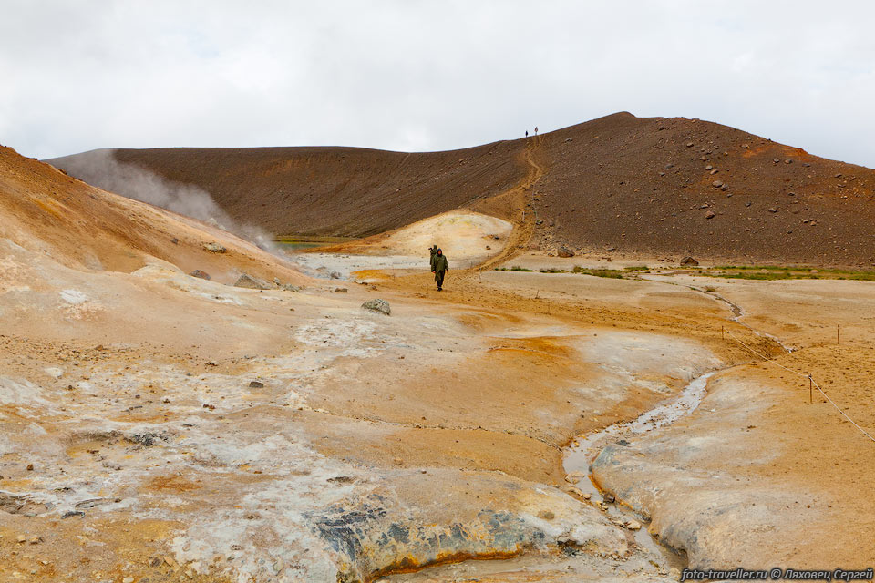 Исландия - самый большой остров вулканического происхождения в 
мире