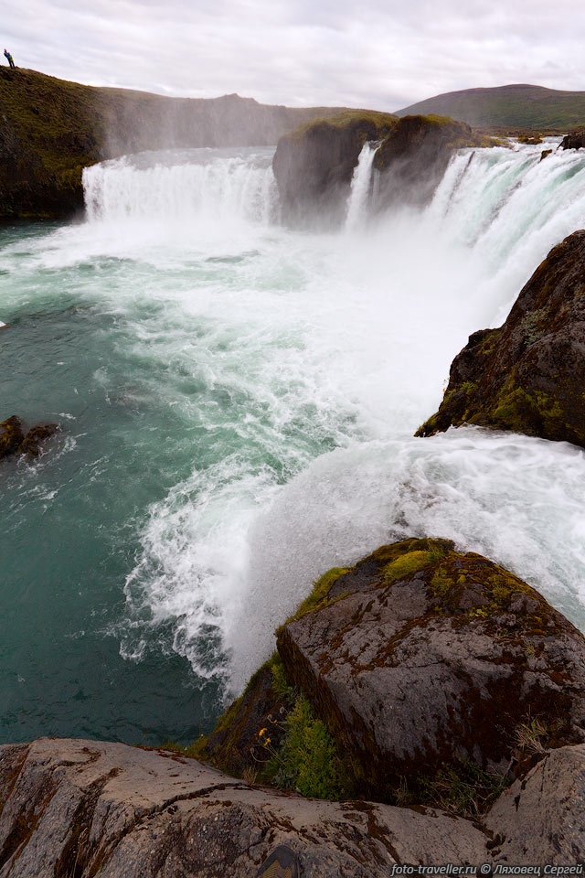 Водопад Годафосс известен тем, что в 999-1000 годах при принятии 
христианства жителями в водопад были сброшены языческие идолы. 
Отсюда и название водопада - "Водопад Бога".
