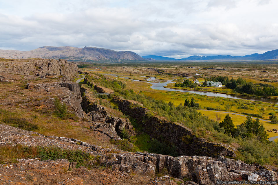 Национальный парк Тингветлир (Þingvellir 
National Park) - долина, а также одноимённый национальный парк, в юго-западной части 
Исландии.