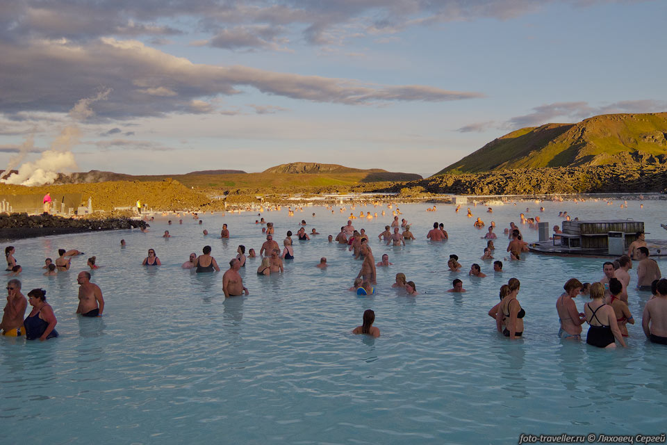 СПА курорт, горячие источники Голубая Лагуна (Glue Lagoon) 
находится на полуострове Рейкьянес в юго-западной части Исландии.