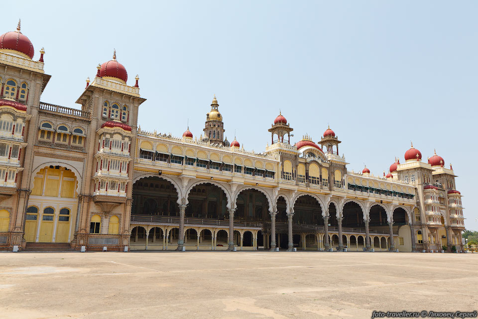 Дворец Махараджи находится в центре Майсура.