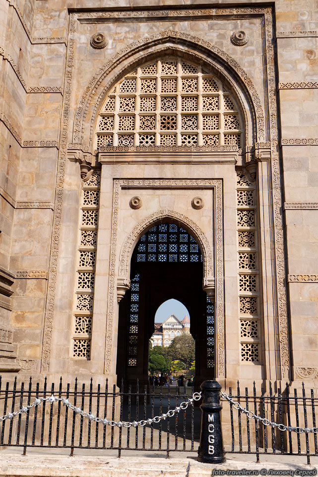 Ворота Индии в Мумбай (Gateway 
of India).