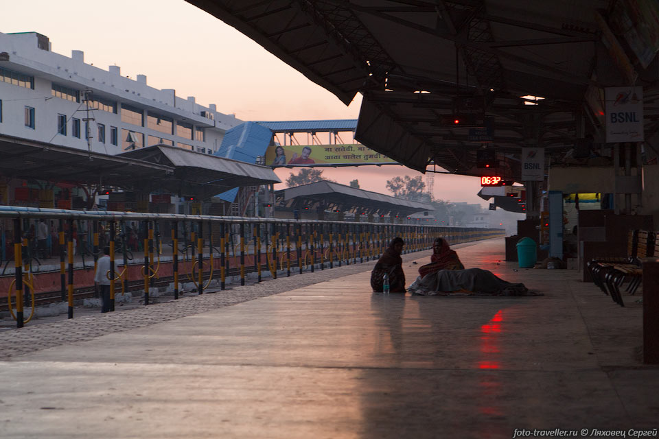 Вокзал в городе Аурангабад (Aurangabad), районном центре в штате 
Махараштра.