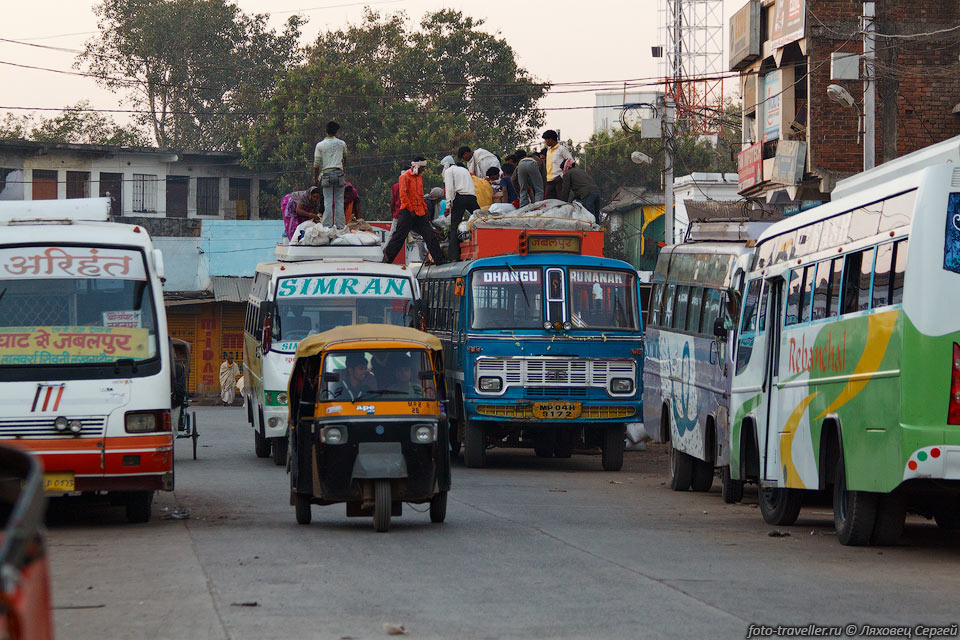 Транспорт Индии развит хорошо.
Все ходит довольно часто и уехать можно быстро.