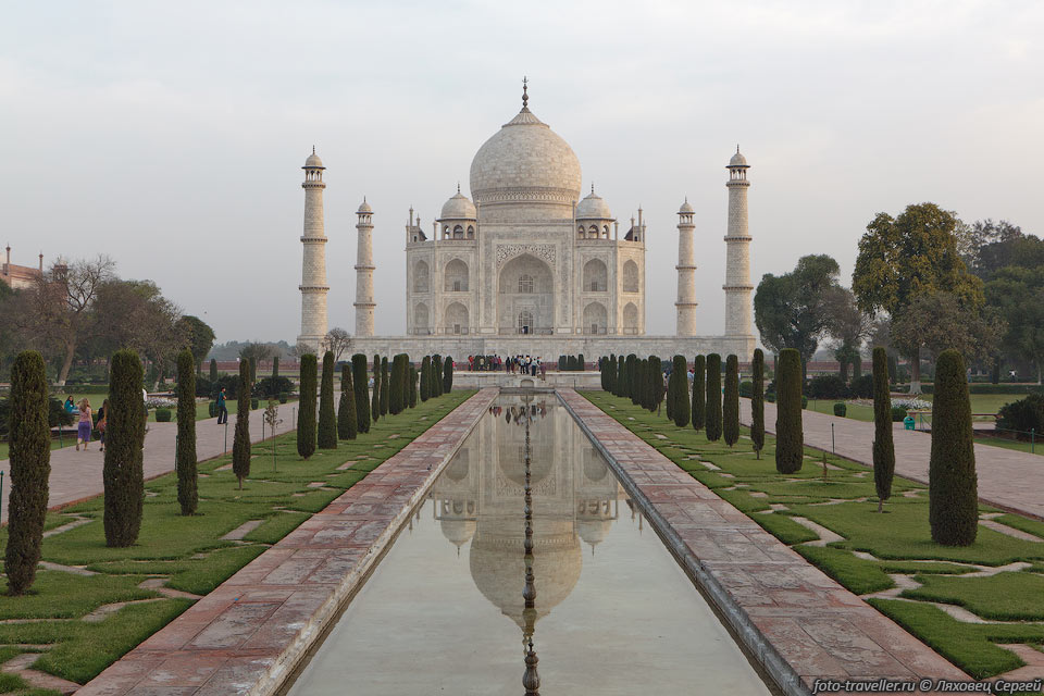 Тадж-Махал (Taj Mahal) - мавзолей-мечеть в Агре.