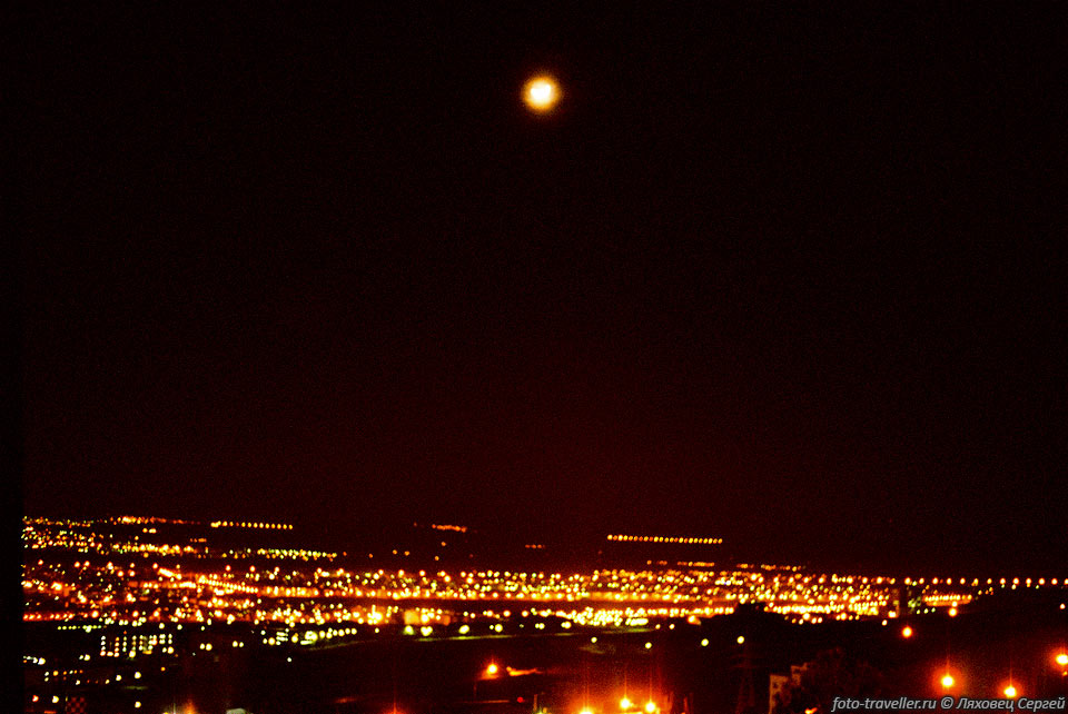 Луна над ночным Керманшахом
