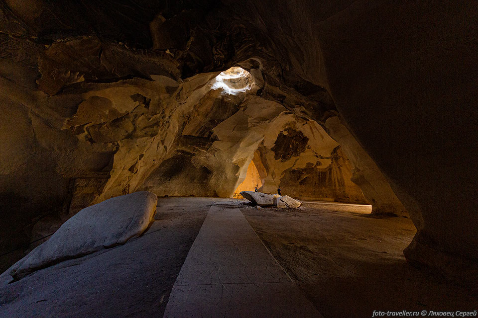 Пещеры Колокола в парке Бейт-Гуврин-Мареша.
Из-за обвалов в эту часть проход запрещен.