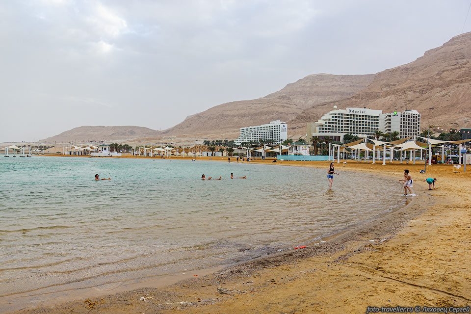 Курорт Эйн-Бокек (Ein Bokek) на берегу Мёртвого моря.
 Эйн-Бокек является самым низко расположенным городом мира.