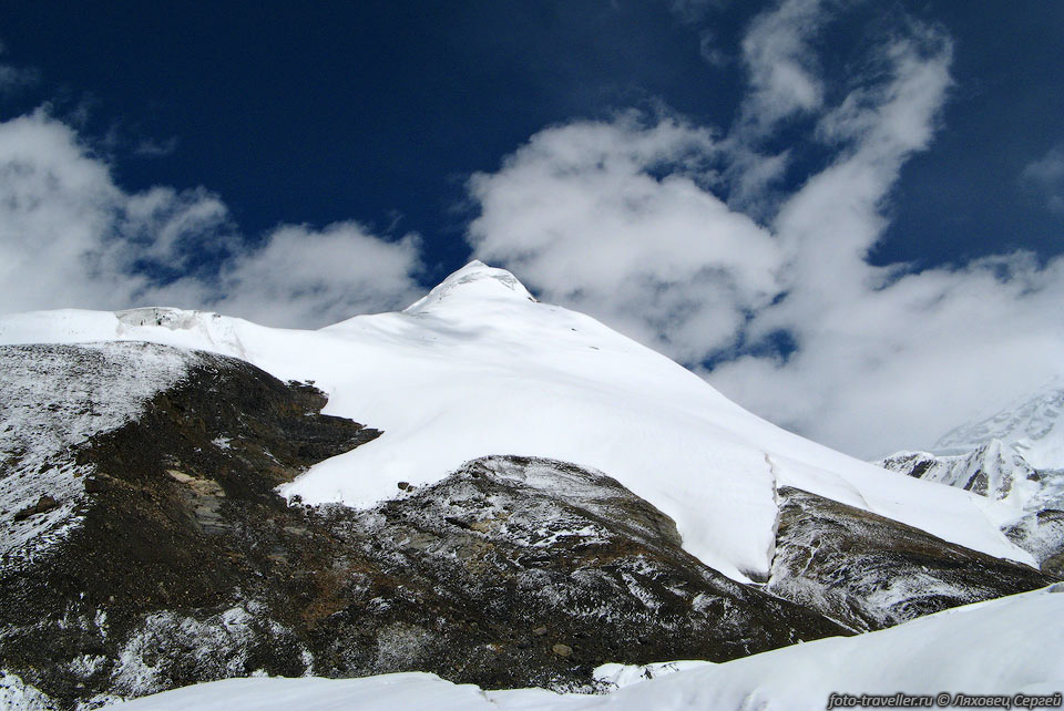 Пик Карлытау (5650 м)