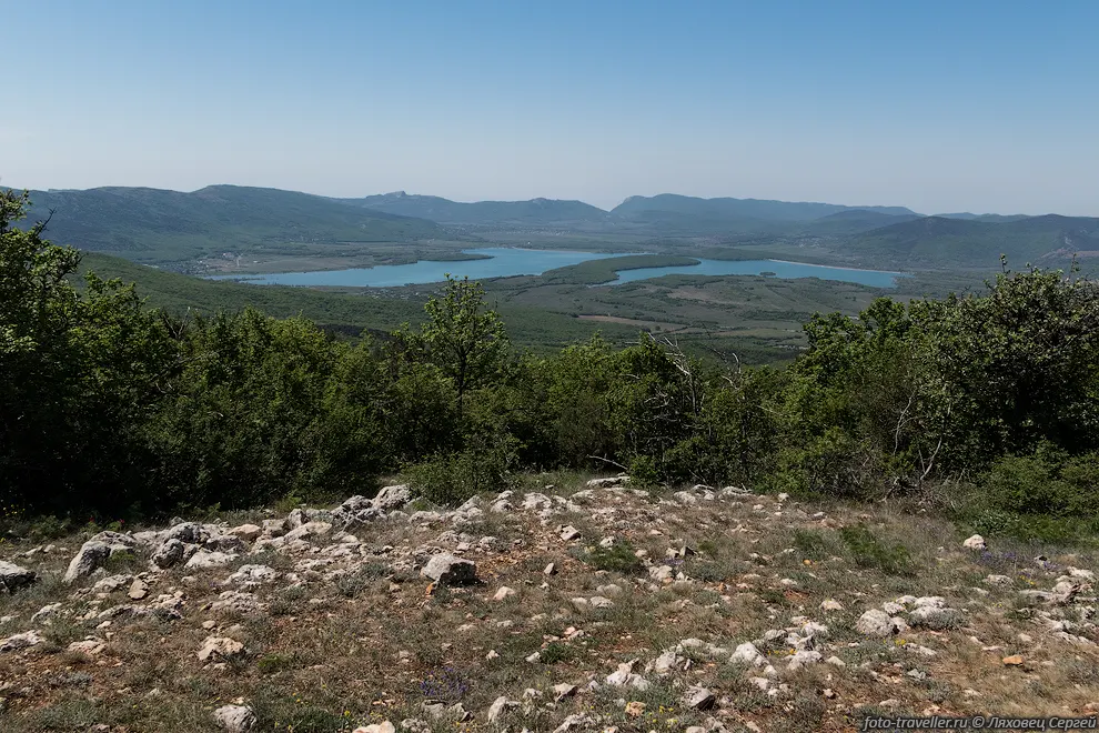 Чернореченское водохранилище в Байдарской долине