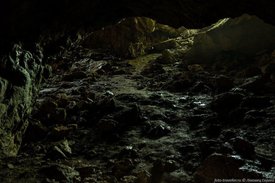 Пещера Сюндюрлю-Коба имеет протяженность 175 метров и глубину 
-35 м