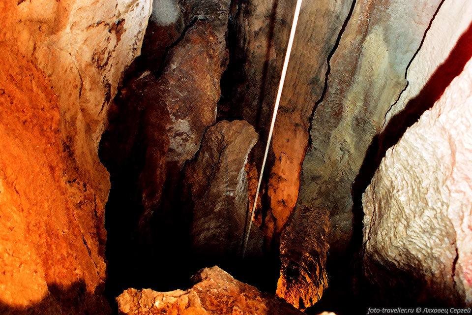 Колодец в пещере Севастопольская