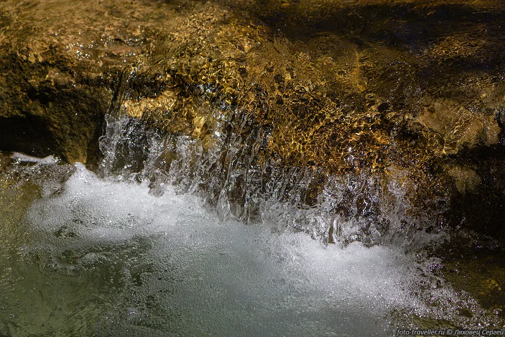 Прозрачная вода
