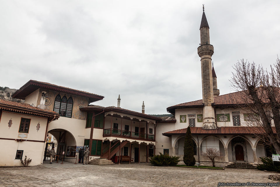Северные ворота и надвратная башня, Большая Ханская мечеть в Ханском 
дворце в Бахчисарае