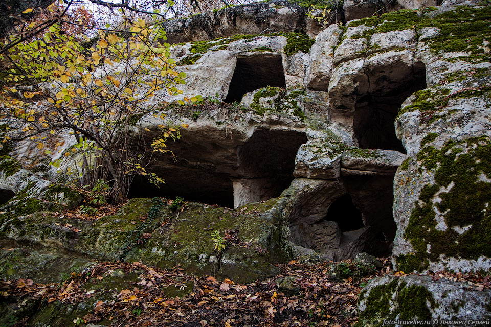 Северные пещеры пещерного города Тепе-Кермен
