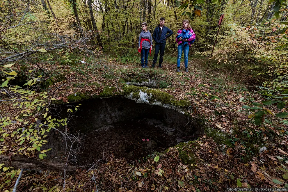 В 1299 году пещерный город Эски-Кермен был разрушен войсками монголов
под предводительством золотоордынского беклярбека Ногая.
Город еще просуществовал некоторое время и в 1399 году монгольская армия под предводительством 
темника Золотой Орды Эдигея
 полностью разорила город, который уже не восстанавливался.