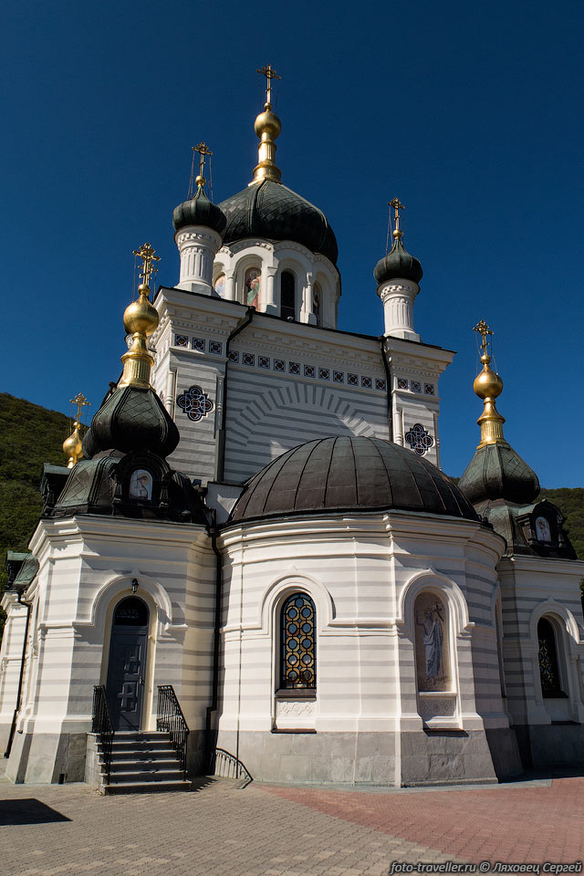 Форосская церковь (Церковь Воскресения Христова) 
построена 1892 году на обрывистом утёсе