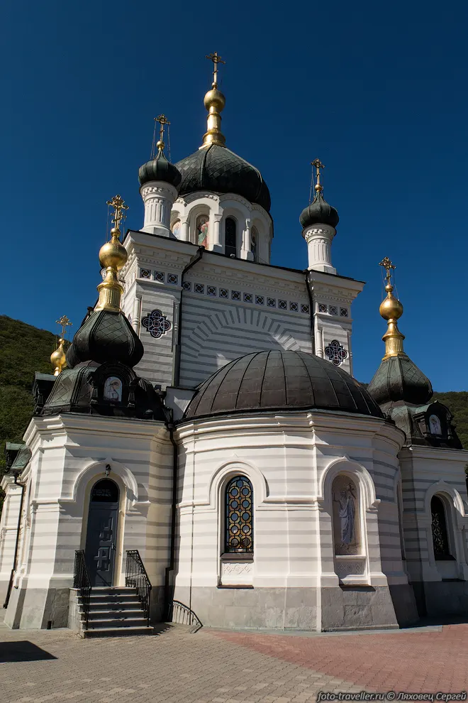 Форосская церковь (Церковь Воскресения Христова)
построена 1892 году на обрывистом утёсе