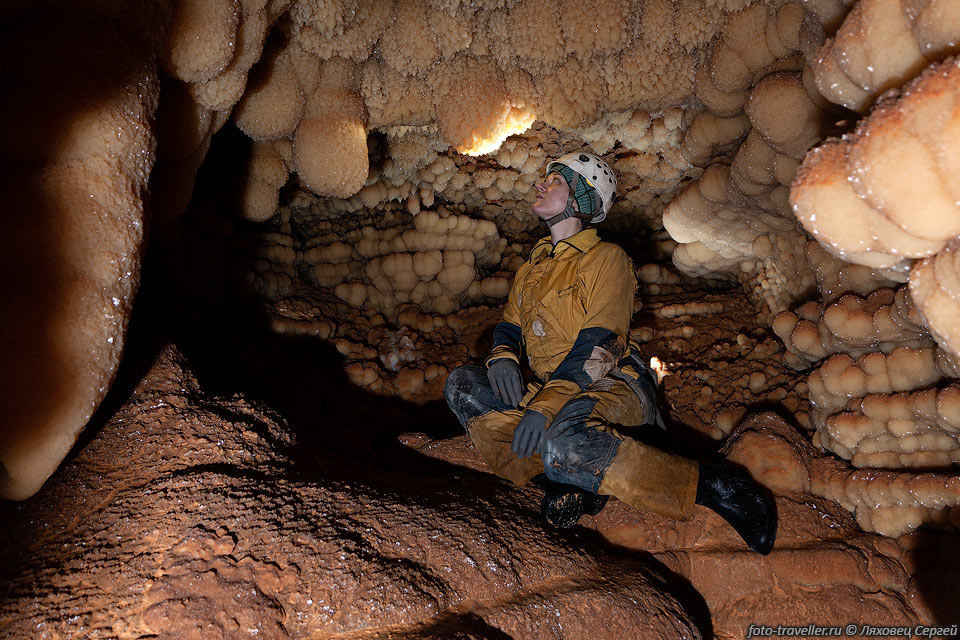 Дальняя часть в зале Хрустальный Ларец в пещере Эмине-Баир-Хосар
