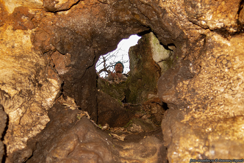 Вход в пещеру Геотермальная