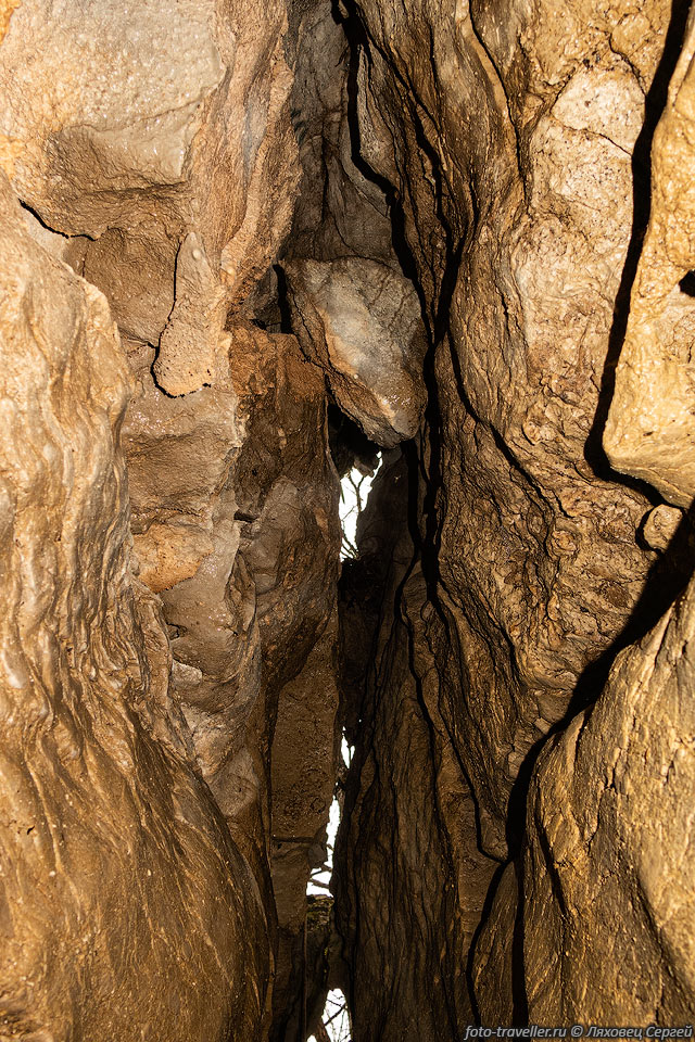 Трещина-колодец в пещере К7Д9 (4446/3417-75)
