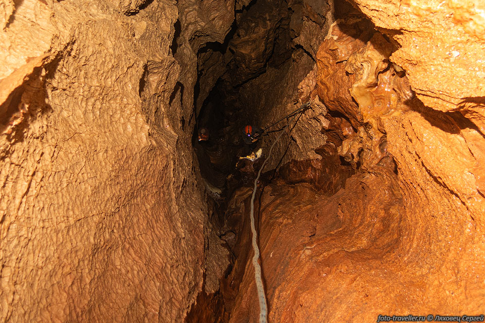 Колодец в пещере Буровая