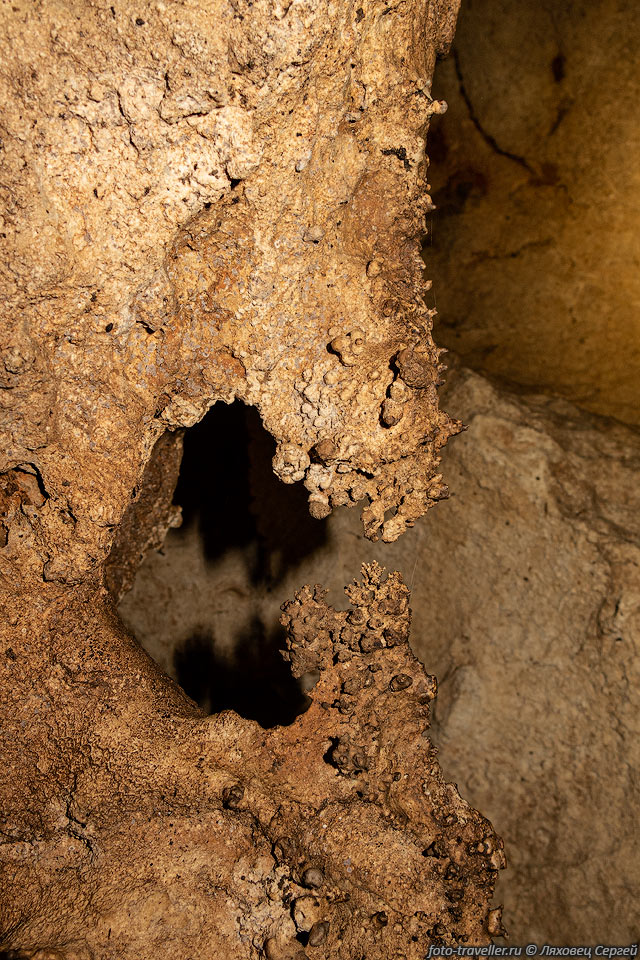 В пещере Бур-2