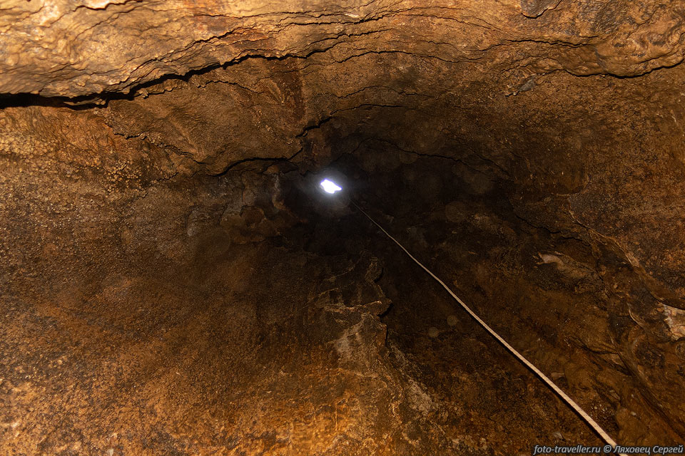 Колодец в пещере Кальцитовая