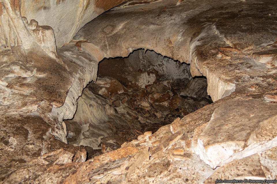 Дыра в пещере 442-7
