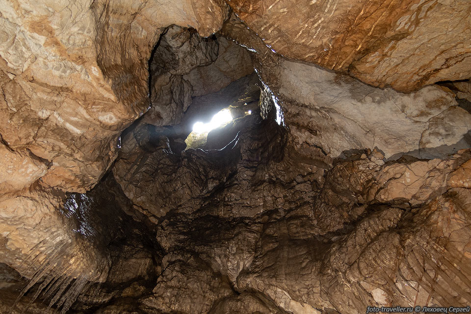 Второй вход в пещеру Чумнук-Хосар