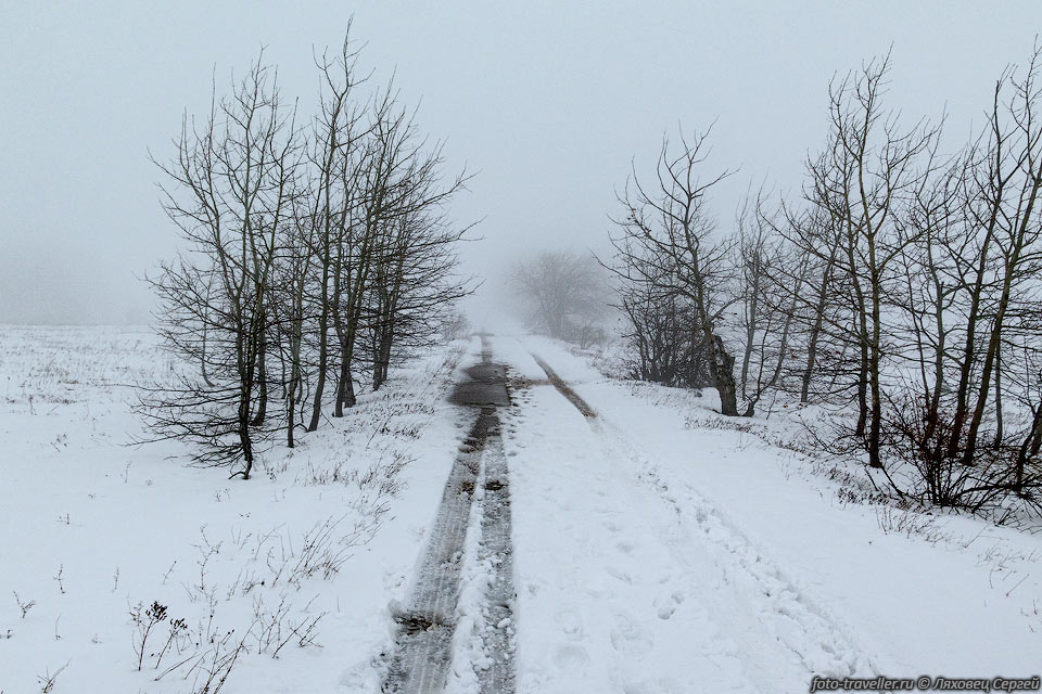 Бетонка в снегу на Чатыр-Даге