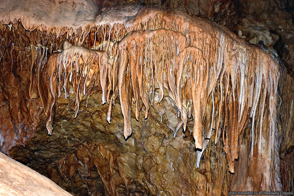 Натеки в пещере Мраморная